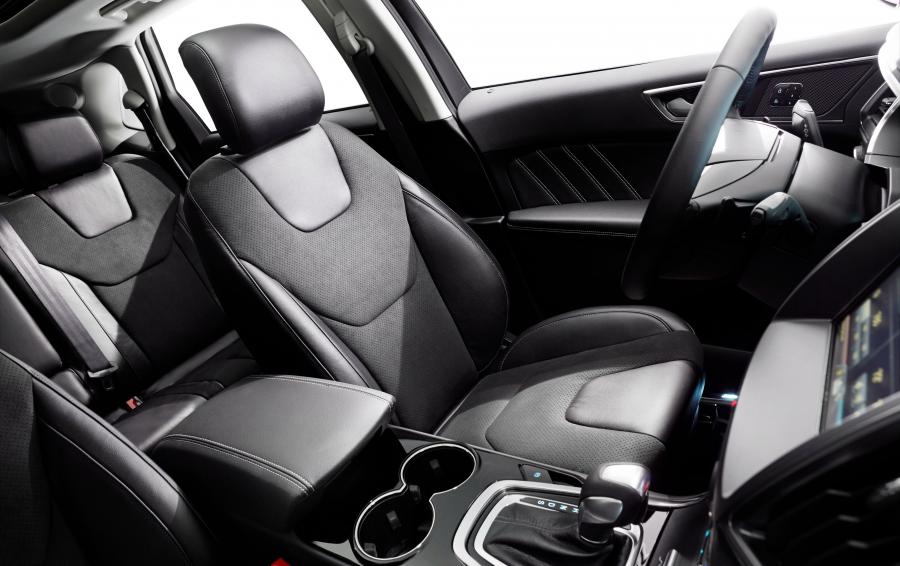  Ford Edge Sport 2015 года  (фото 21 из 25)
